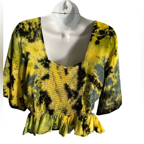 NWT.  S/M Tye-Dye Crop Top by Sacred Threads. BL/RD 10.   223069 - Picture 2 of 4
